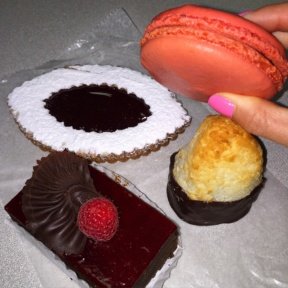 Gluten-free cookies and cake from Financier Patisserie
